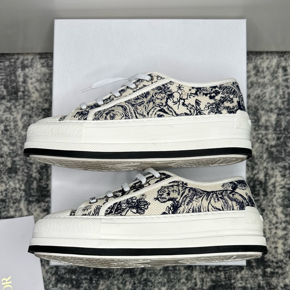 Authentic Dior Women’s platform sneaker size: 37.5 - Picture 9 of 11